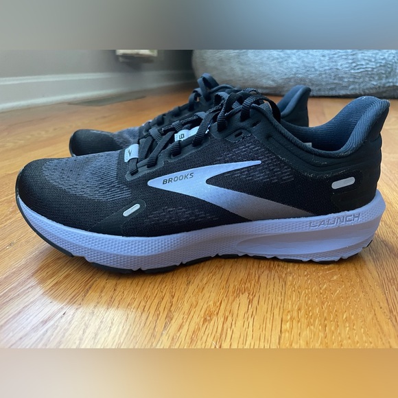 Brooks Launch 9 Black Running Shoes - Picture 2 of 12